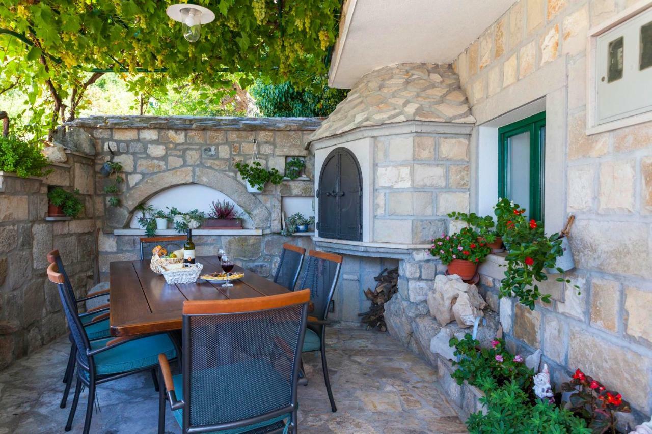 Holiday Home Lavanda Grubisic Tučepi Esterno foto