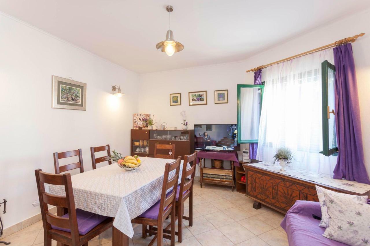 Holiday Home Lavanda Grubisic Tučepi Esterno foto