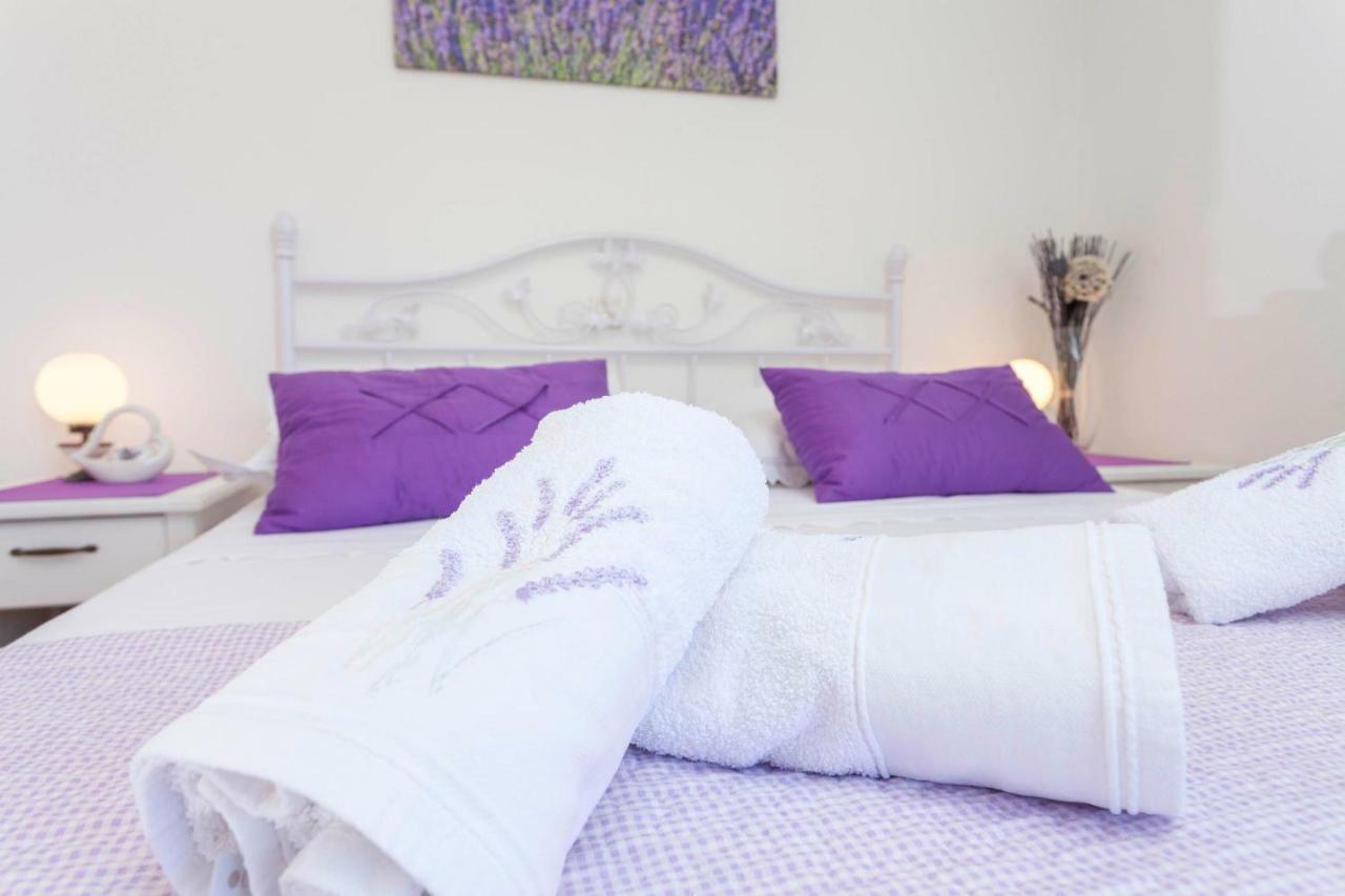 Holiday Home Lavanda Grubisic Tučepi Esterno foto